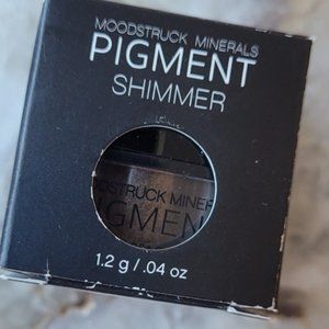 Younique Moodstruck Minerals Pigment Powder - Confident